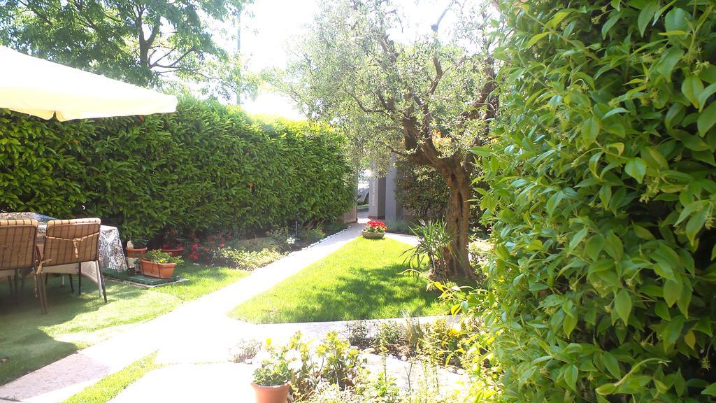 B&B Garda 4U Desenzano del Garda Buitenkant foto